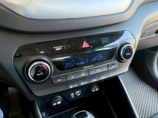 免鑰匙/摸門/盲點/定速/雙區恆溫/安卓機/倒車顯影/全景天窗  第8張相片