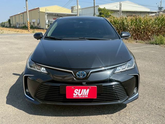 ( 油電 ) 免鑰匙/摸門/恆溫空調/跟車/車道維持/盲點/環景/胎壓偵測器  第2張相片