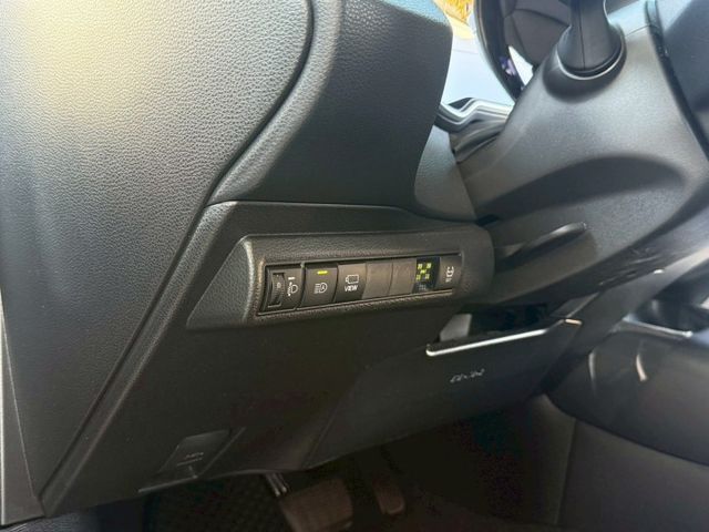 ( 油電 ) 免鑰匙/摸門/恆溫空調/跟車/車道維持/盲點/環景/胎壓偵測器  第7張相片