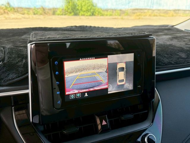 ( 油電 ) 免鑰匙/摸門/恆溫空調/跟車/車道維持/盲點/環景/胎壓偵測器  第10張相片