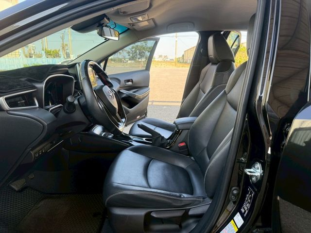 ( 油電 ) 免鑰匙/摸門/恆溫空調/跟車/車道維持/盲點/環景/胎壓偵測器  第12張相片