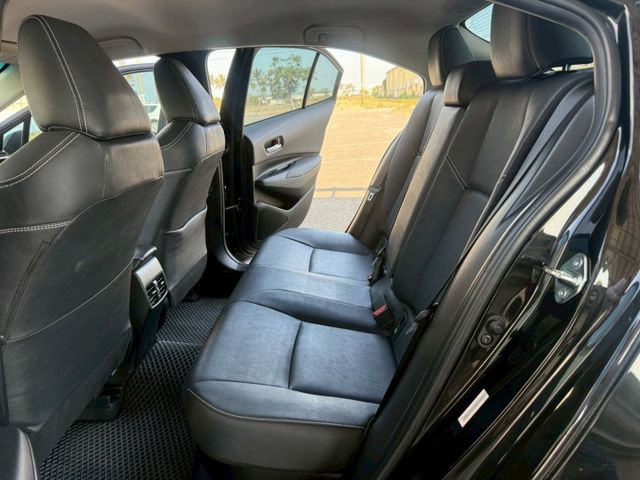 ( 油電 ) 免鑰匙/摸門/恆溫空調/跟車/車道維持/盲點/環景/胎壓偵測器  第13張相片