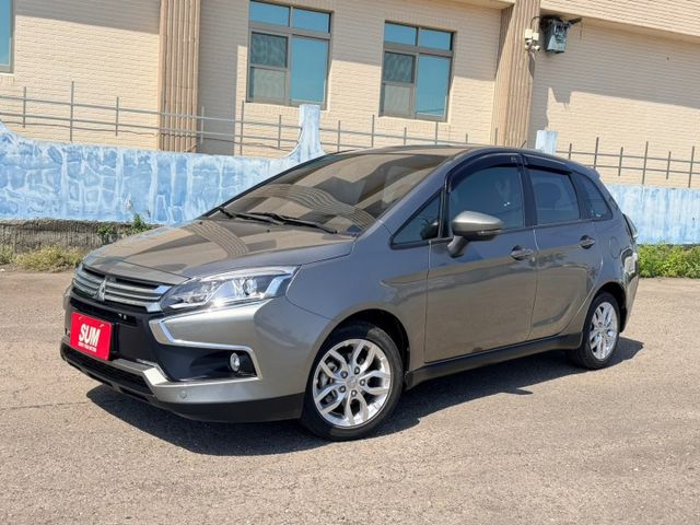 免鑰匙/盲點/電動門/恆溫空調/抬頭顯示器/倒車顯影/導航/多功能安卓機  第1張相片