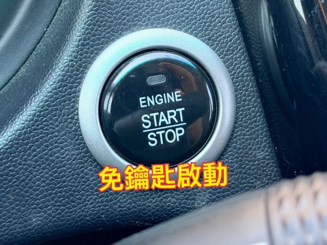 免鑰匙/盲點/電動門/恆溫空調/抬頭顯示器/倒車顯影/導航/多功能安卓機  第5張相片