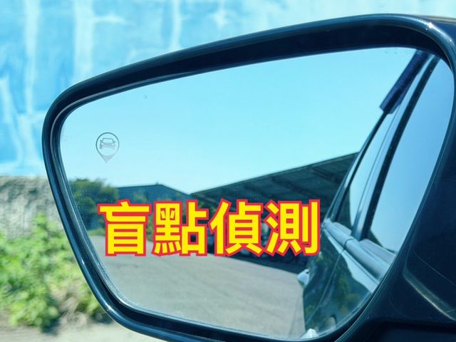 免鑰匙/盲點/電動門/恆溫空調/抬頭顯示器/倒車顯影/導航/多功能安卓機  第9張相片