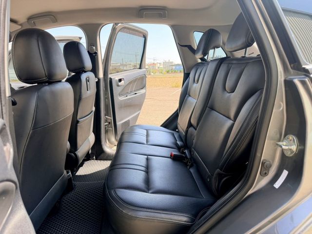 免鑰匙/盲點/電動門/恆溫空調/抬頭顯示器/倒車顯影/導航/多功能安卓機  第11張相片