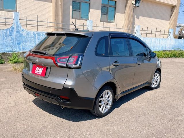 免鑰匙/盲點/電動門/恆溫空調/抬頭顯示器/倒車顯影/導航/多功能安卓機  第16張相片