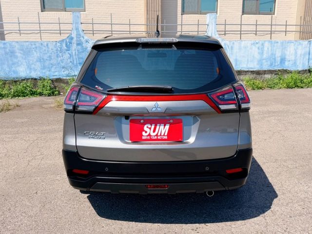 免鑰匙/盲點/電動門/恆溫空調/抬頭顯示器/倒車顯影/導航/多功能安卓機  第17張相片