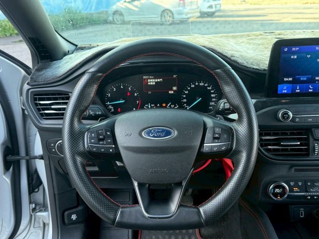 ( St-Line ) 免鑰匙/摸門/雙區恆溫/抬頭顯示/多功能方向盤/導航/跟車/車道維持/換檔撥片  第4張相片