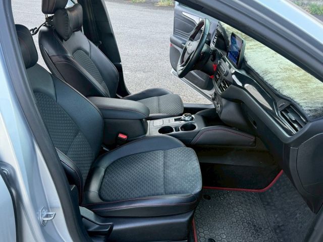 ( St-Line ) 免鑰匙/摸門/雙區恆溫/抬頭顯示/多功能方向盤/導航/跟車/車道維持/換檔撥片  第11張相片