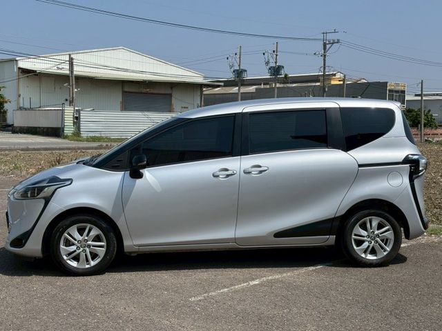 ( 五人座 小改款 ) 免鑰匙/摸門/電動滑門/車道偏移/預警碰撞/自動感應遠燈功能/多功能螢幕顯示/前後行車紀錄器/  第16張相片