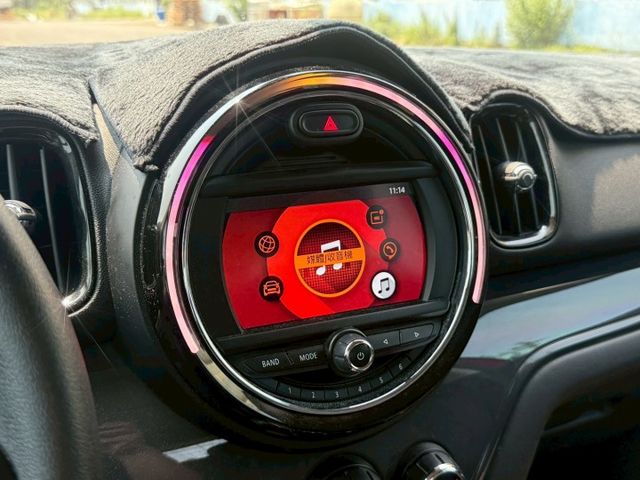 ( COOPER COUNTRY ) 免鑰匙/雙區恆溫/感應式頭燈/倒車顯影/藍芽  第6張相片