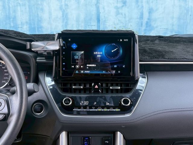 免鑰匙/摸門/恆溫空調/倒車顯影/跟車/車道維持  第5張相片