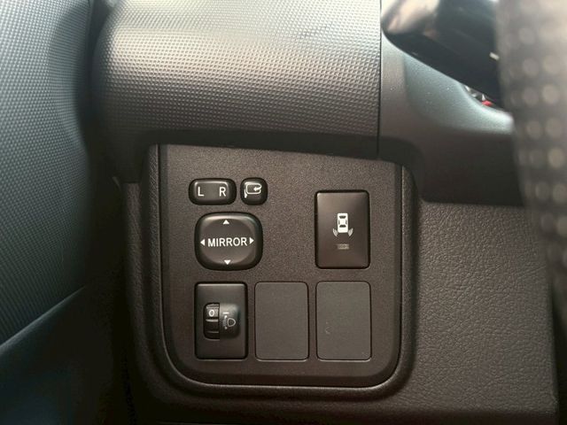 ( 7人座 ) 定速/倒車顯影/抬頭顯示器/後排出風口  第6張相片