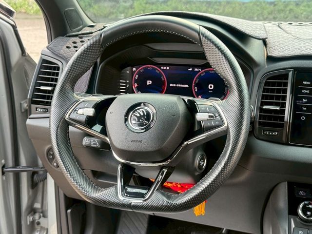 ( 1.5 TSI ) 免鑰匙/環景/定速/電動椅/電尾門/盲點/跟車/導航  第4張相片