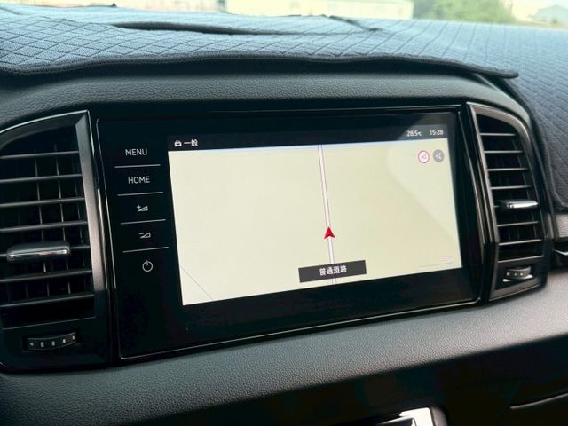 ( 1.5 TSI ) 免鑰匙/環景/定速/電動椅/電尾門/盲點/跟車/導航  第8張相片