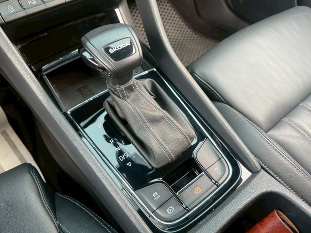 ( 1.5 TSI ) 免鑰匙/環景/定速/電動椅/電尾門/盲點/跟車/導航  第11張相片