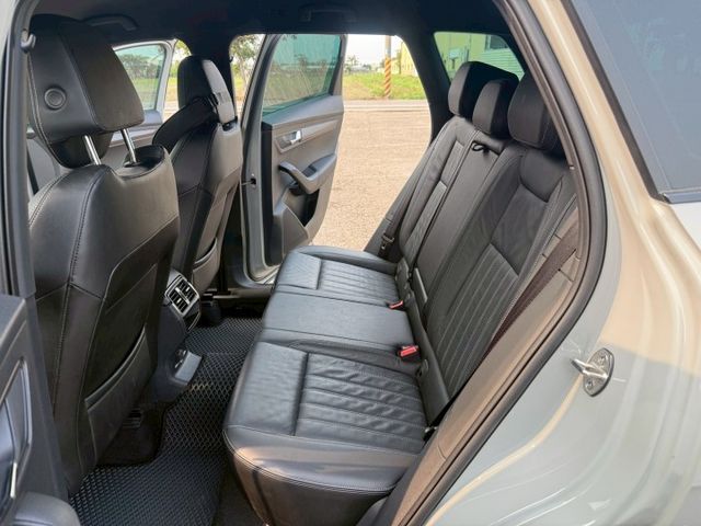 ( 1.5 TSI ) 免鑰匙/環景/定速/電動椅/電尾門/盲點/跟車/導航  第14張相片