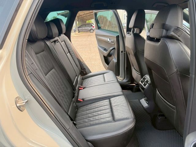 ( 1.5 TSI ) 免鑰匙/環景/定速/電動椅/電尾門/盲點/跟車/導航  第16張相片