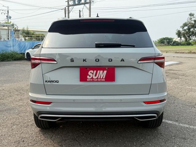 ( 1.5 TSI ) 免鑰匙/環景/定速/電動椅/電尾門/盲點/跟車/導航  第19張相片