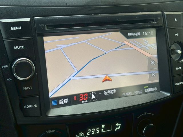 定速/免鑰匙/方向盤快控鍵/倒車顯影/導航/後座分離倒覆  第8張相片