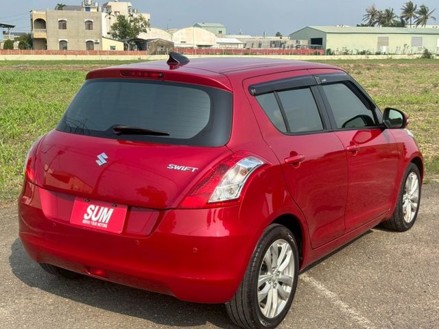 定速/免鑰匙/方向盤快控鍵/倒車顯影/導航/後座分離倒覆  第16張相片