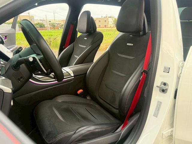 ( AMG Estate 總代理 ) AMG夜色套件/23P智慧駕駛/多光束頭燈/柏林之音/全景天窗/盲點偵測/電熱椅  第11張相片