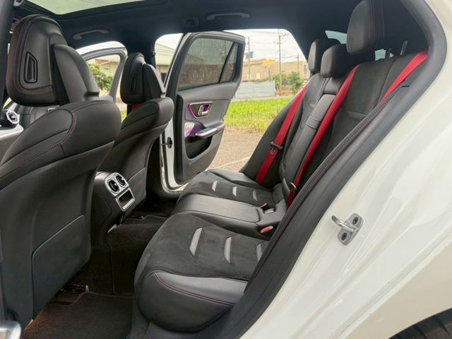 ( AMG Estate 總代理 ) AMG夜色套件/23P智慧駕駛/多光束頭燈/柏林之音/全景天窗/盲點偵測/電熱椅  第13張相片