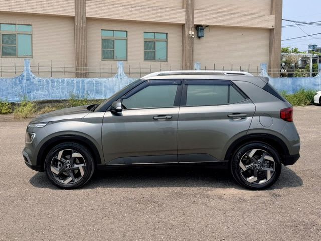 免鑰匙/摸門/恆溫空調/環景/定速/導航/模式切換/CarPlay /音響快控鍵  第4張相片