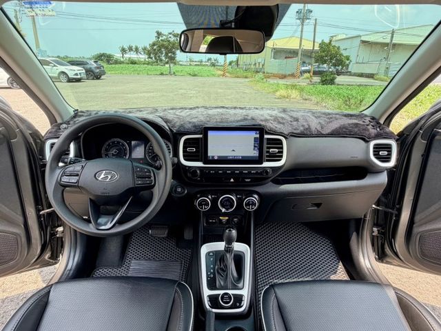 免鑰匙/摸門/恆溫空調/環景/定速/導航/模式切換/CarPlay /音響快控鍵  第5張相片