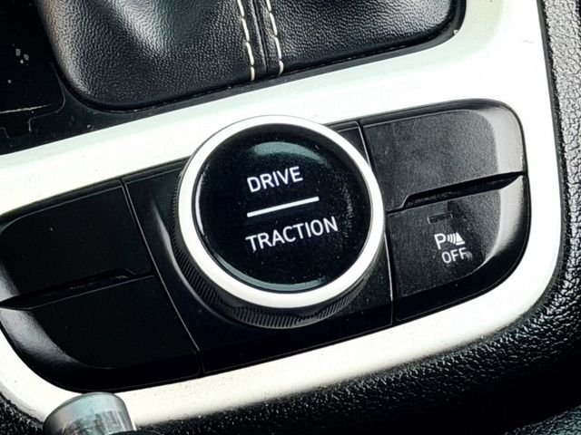 免鑰匙/摸門/恆溫空調/環景/定速/導航/模式切換/CarPlay /音響快控鍵  第15張相片