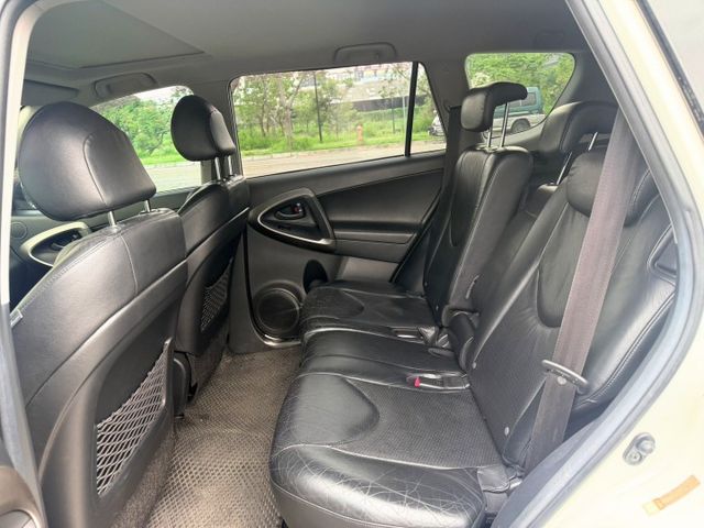 甜甜價 便宜代步休旅車  第4張相片