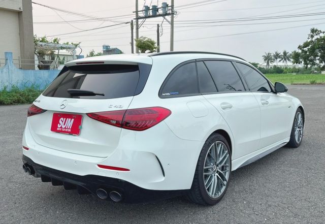 ( AMG Estate 總代理 ) AMG夜色套件/23P智慧駕駛/多光束頭燈/柏林之音/全景天窗/盲點/電熱椅  第16張相片