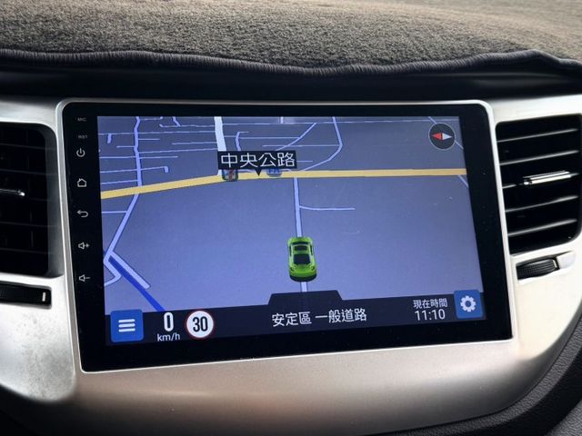 免鑰匙/摸門/盲點/定速/雙區恆溫/安卓機/倒車顯影/全景天窗  第8張相片
