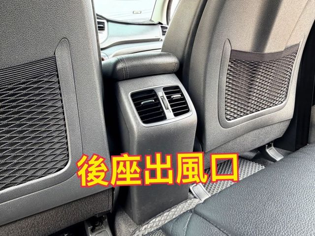 免鑰匙/摸門/盲點/定速/雙區恆溫/安卓機/倒車顯影/全景天窗  第16張相片