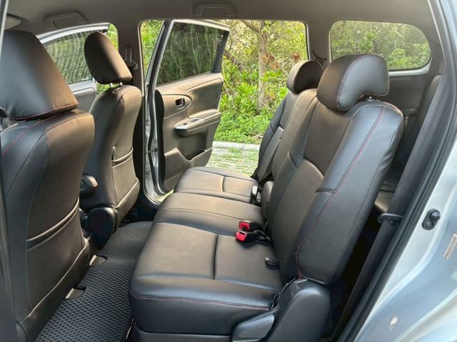 ( 7人座) 前後行車記錄器/音響快控鍵/恆溫空調/後座出風口  第9張相片