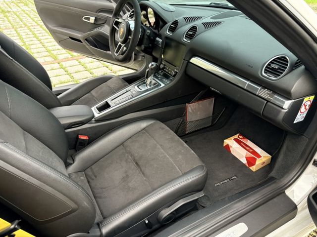 總代理 少里程  20吋鋁圈 原廠跑排  GT4大包  第8張相片