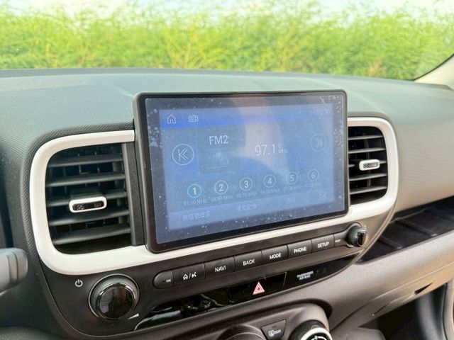 ( GLC ) 免鑰匙/摸門/恆溫空調/倒車顯影/盲點/車道偏離/定速/導航  第8張相片