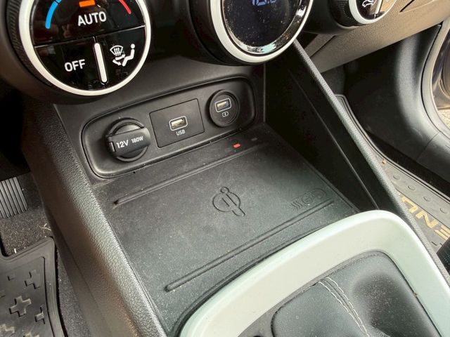 ( GLC ) 免鑰匙/摸門/恆溫空調/倒車顯影/盲點/車道偏離/定速/導航  第11張相片