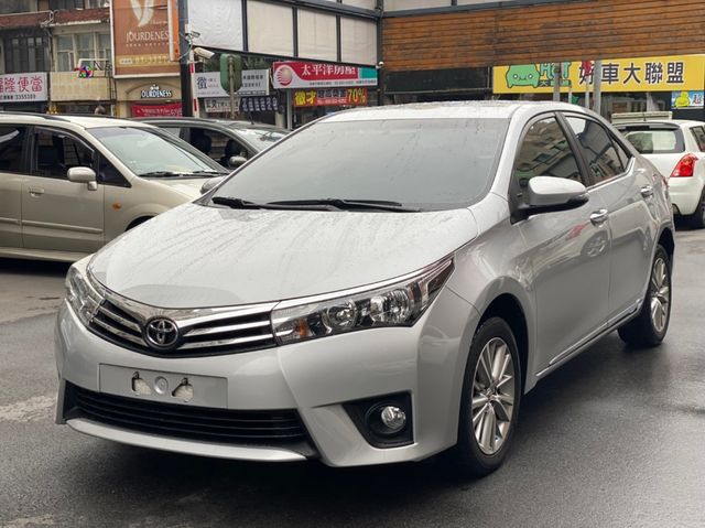 TOYOTA豐田 ALTIS  第1張相片