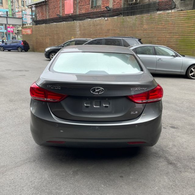 HYUNDAI現代 ELANTRA  第4張相片