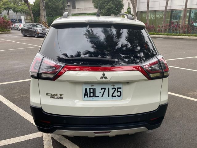 MITSUBISHI三菱 COLT PLUS  第4張相片