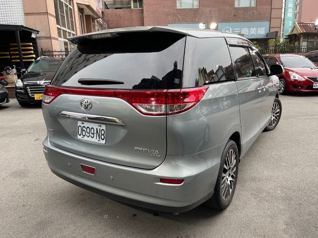 TOYOTA豐田 PREVIA  第2張相片