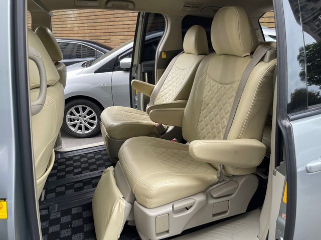 TOYOTA豐田 PREVIA  第8張相片