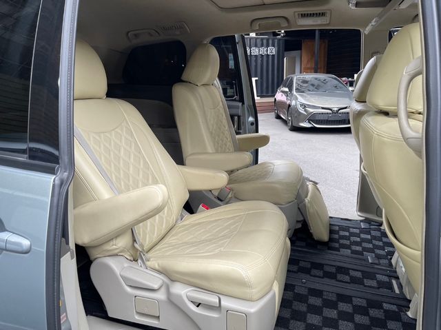 TOYOTA豐田 PREVIA  第9張相片