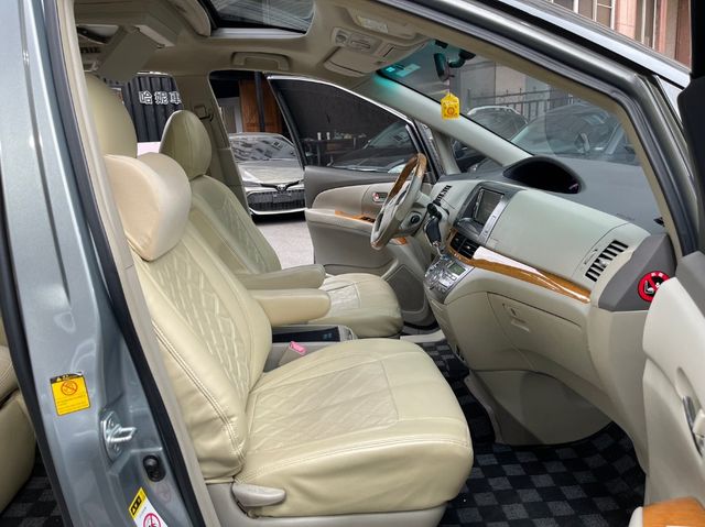 TOYOTA豐田 PREVIA  第10張相片
