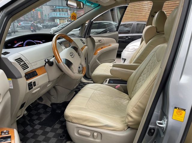 TOYOTA豐田 PREVIA  第12張相片