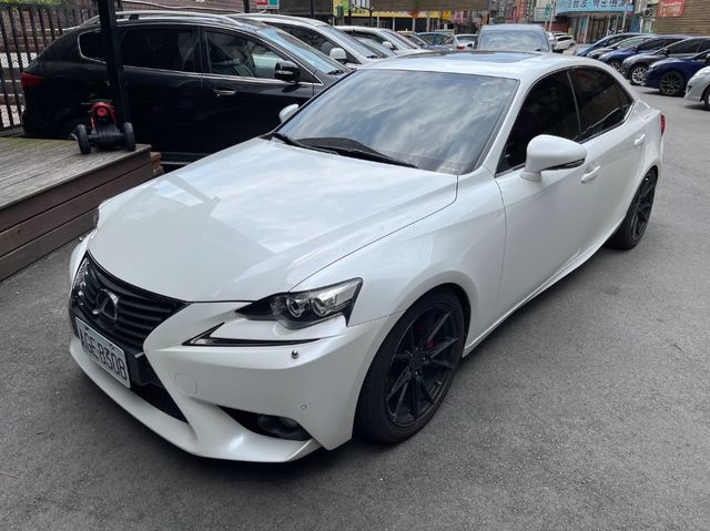 LEXUS凌志 IS 300H  第1張相片