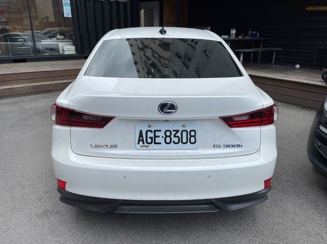 LEXUS凌志 IS 300H  第4張相片