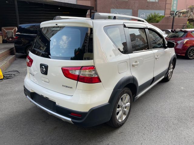 NISSAN日產 LIVINA  第2張相片
